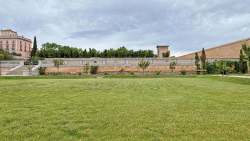 Primavera Camino Del Verano En Las Huertas Del Palacio Infante Don Luis