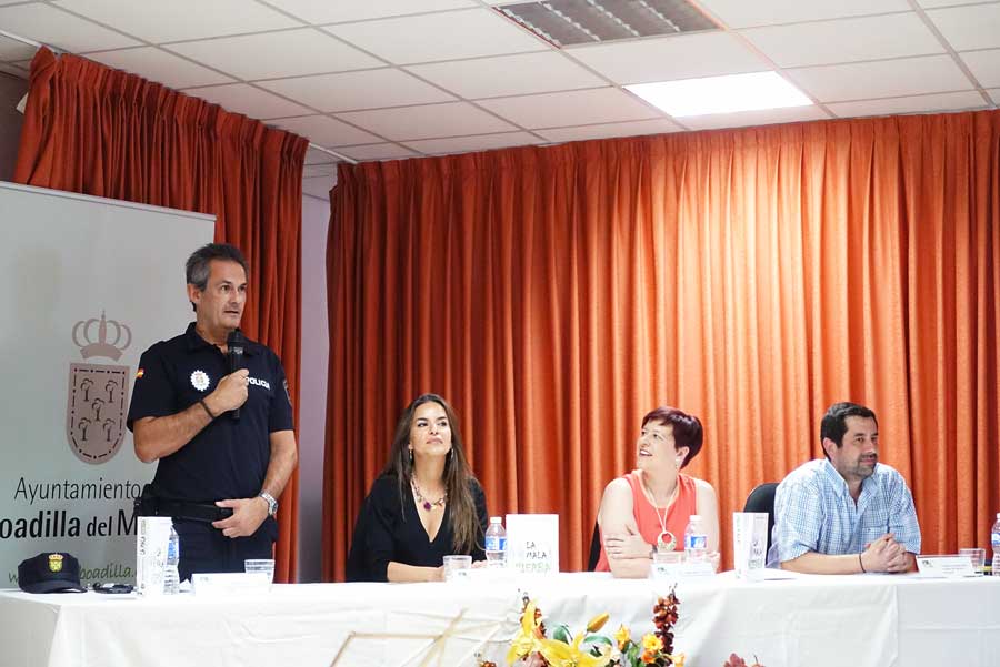 Presentación La mala hierba, novela de Rafael Carretero.