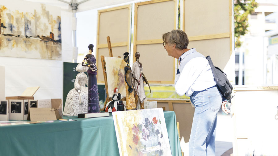 Boadilla del Monte celebra la XIV Feria del Arte Boadilla del Monte celebra la XIV Feria del Arte