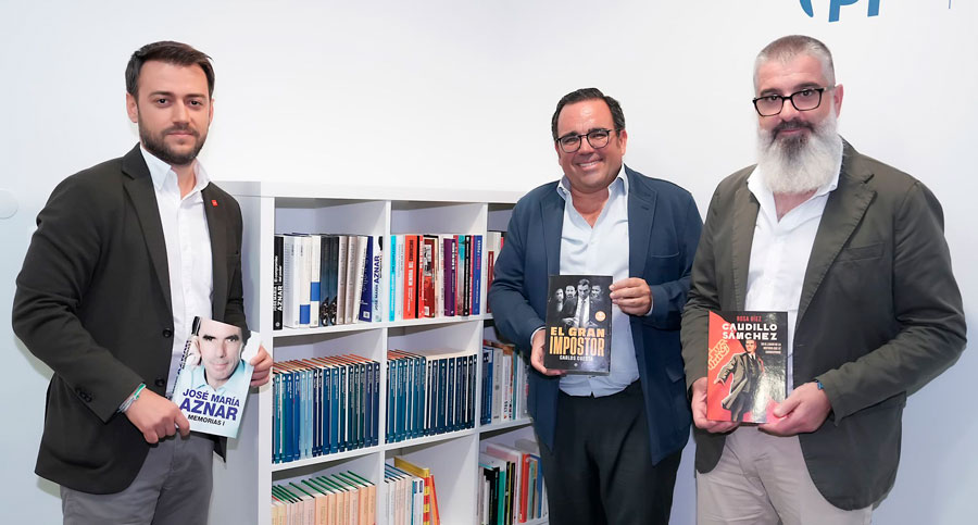 El Partido Popular de Boadilla inaugura en su sede una biblioteca con autores liberales, conservadores y clásicos