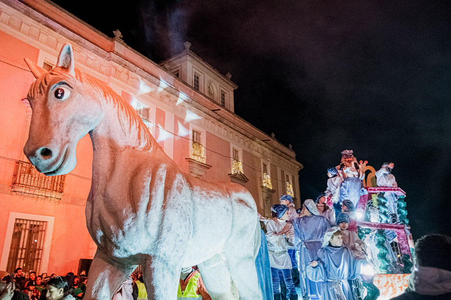 Cabalgata de Reyes de Boadilla del Monte en un momento de su recorrido