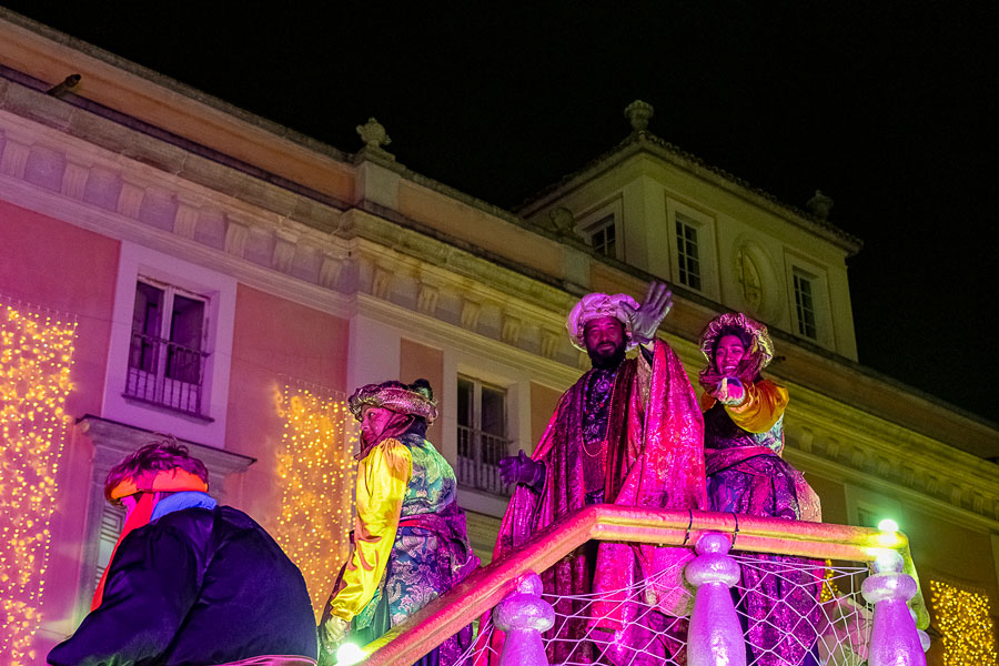A las 18.00 partirá la cabalta de Reyes en Boadilla del Monte desde la estación Puerta de Boadilla hasta el Palacio del infante don Luis A las 18.00 partirá la cabalta de Reyes en Boadilla del Monte desde la estación Puerta de Boadilla hasta el Palacio del infante don Luis