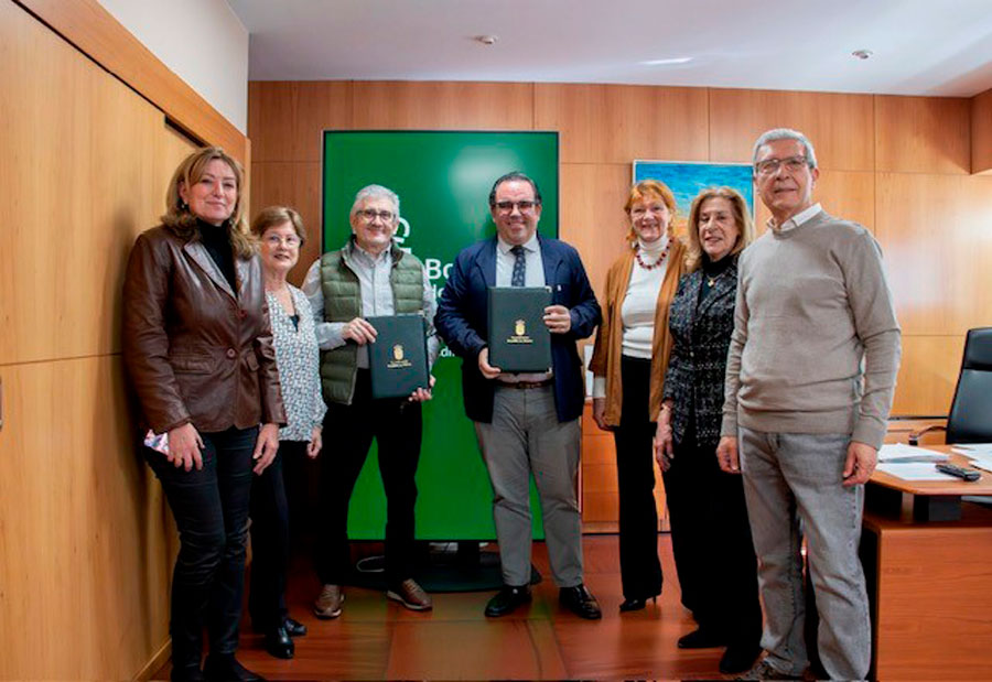 El Ayuntamiento de Boadilla del Monte renueva el convenio con la Asociación de Mayores El Ayuntamiento de Boadilla del Monte renueva el convenio con la Asociación de Mayores