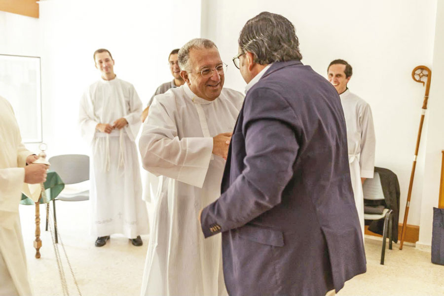 Visita del obispo de Getafe al antiguo convento de las monjas cistercienses en Boadilla del Monte Visita del obispo de Getafe al antiguo convento de las monjas cistercienses en Boadilla del Monte