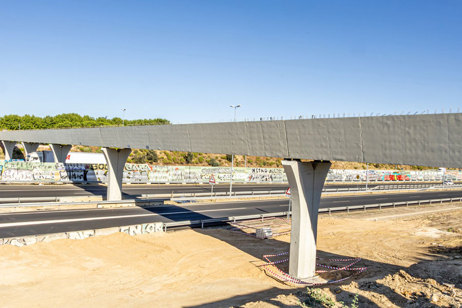 El Canal de Isabel II construye una pasarela sobre la M-50 para conectar el segundo anillo de distribución de agua potable de la región El Canal de Isabel II construye una pasarela sobre la M-50 para conectar el segundo anillo de distribución de agua potable de la región