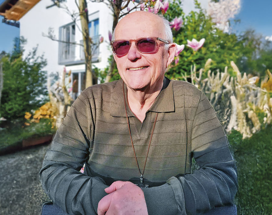 Emilio Piñero, empresario que, con la jubilación, se ha reencontrado con la escritura Emilio Piñero, empresario que, con la jubilación, se ha reencontrado con la escritura