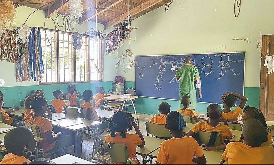 Aula del colegio Coráfrica en Bata (Guinea Ecuatorial)