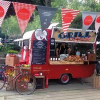 Imagen de la caravana de The Grill by Ben-car, un espacio donde disfrutar de la mejor carne, jamón ibérico... Los puedes ver el tercer fin de semana de cada mes en MadrEat.