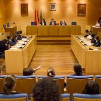 Instante del "Pleno" infantil celebrado con los alumnos del Virgen de Europa.