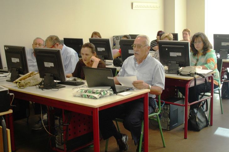 Ya puedes apuntarte a la Escuela de Adultos.