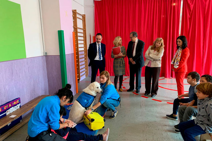 El consejero de Educación y Juventud de la Comunidad de Madrid, Enrique Ossorio, en su visita al Centro Público de Educación Especial (CPEE) La Quinta de El Pardo. 