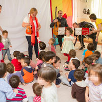 Los alumnos de la Escuela Infantil Romanillos, en plena audición.