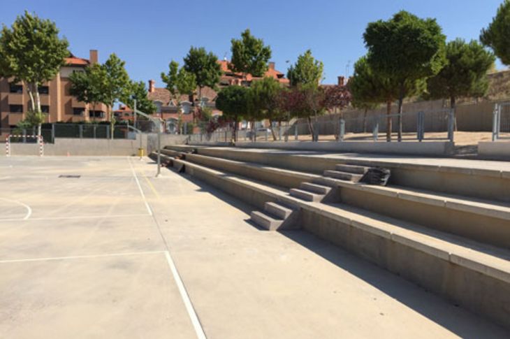 Diferentes instalaciones de los colegios Teresa de Berganza y Romanillos.